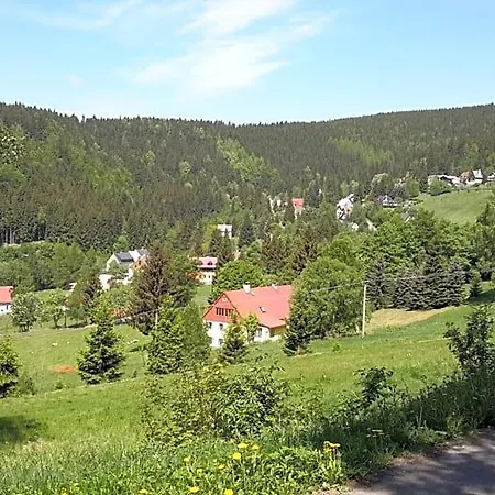 A La Montagne Frühstückspension 3*